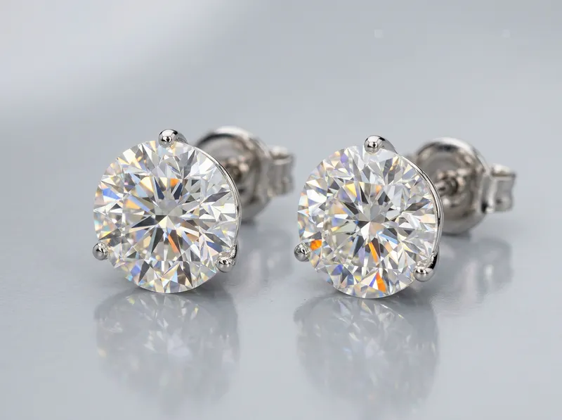 Round Diamond Stud Earrings
